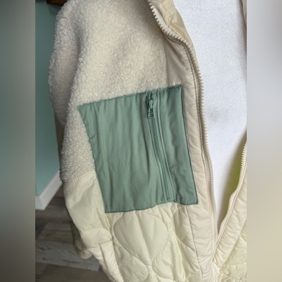 Universal Thread Women’s Cream Sherpa Full Zip Quilted Jacket Plus Size M NEW - Picture 2 of 6